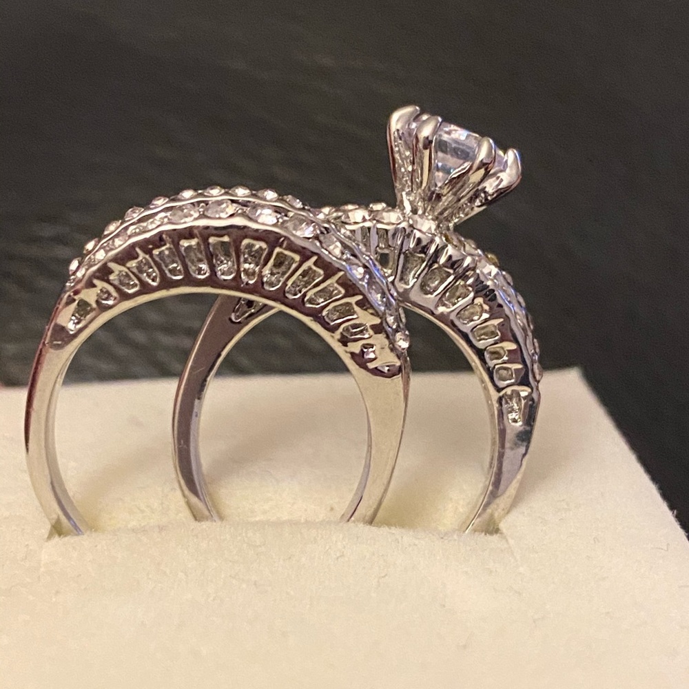 Ring - Picture 2 of 3